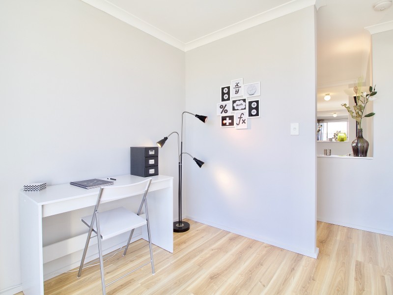 1 Santa Monica Drive, Waikiki WA 6169