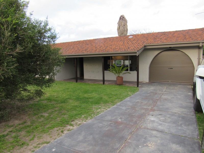 4 Dolphin Road, Safety Bay WA 6169