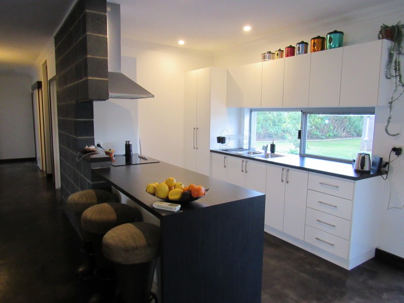 4 Dolphin Road, Safety Bay WA 6169