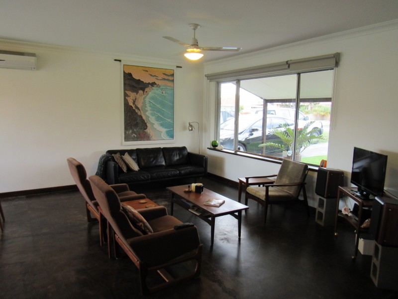 4 Dolphin Road, Safety Bay WA 6169