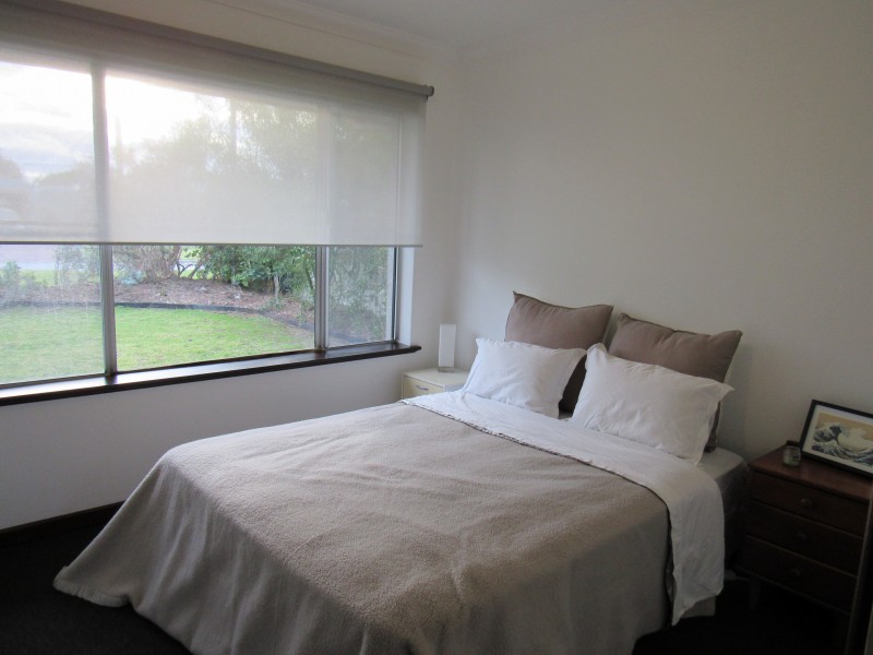 4 Dolphin Road, Safety Bay WA 6169