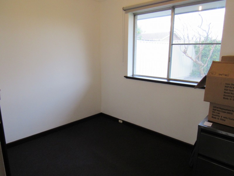 4 Dolphin Road, Safety Bay WA 6169