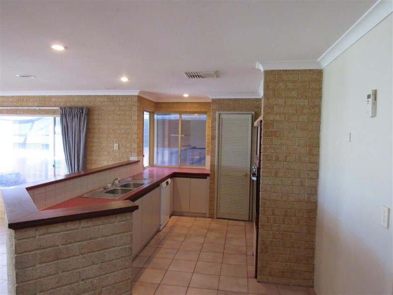 3 Java Place, Waikiki WA 6169