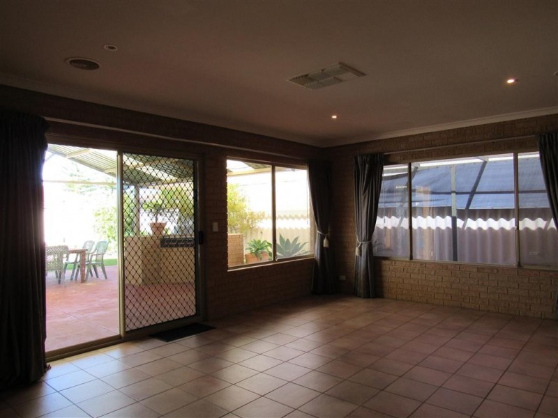 3 Java Place, Waikiki WA 6169