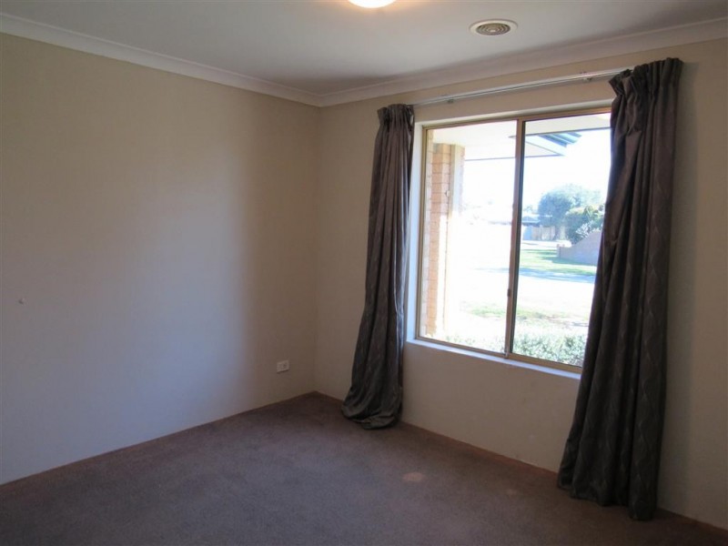 3 Java Place, Waikiki WA 6169