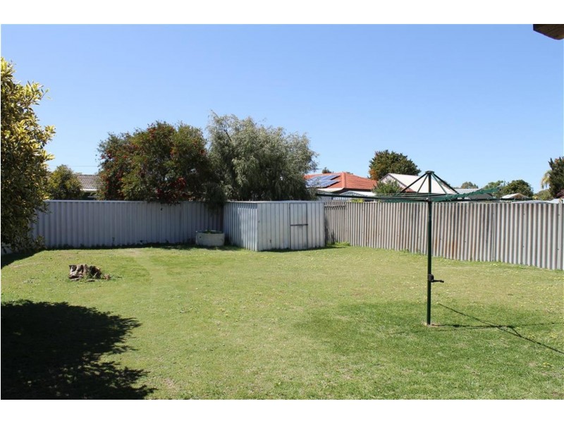 21 Lynda Crescent, Cooloongup WA 6168