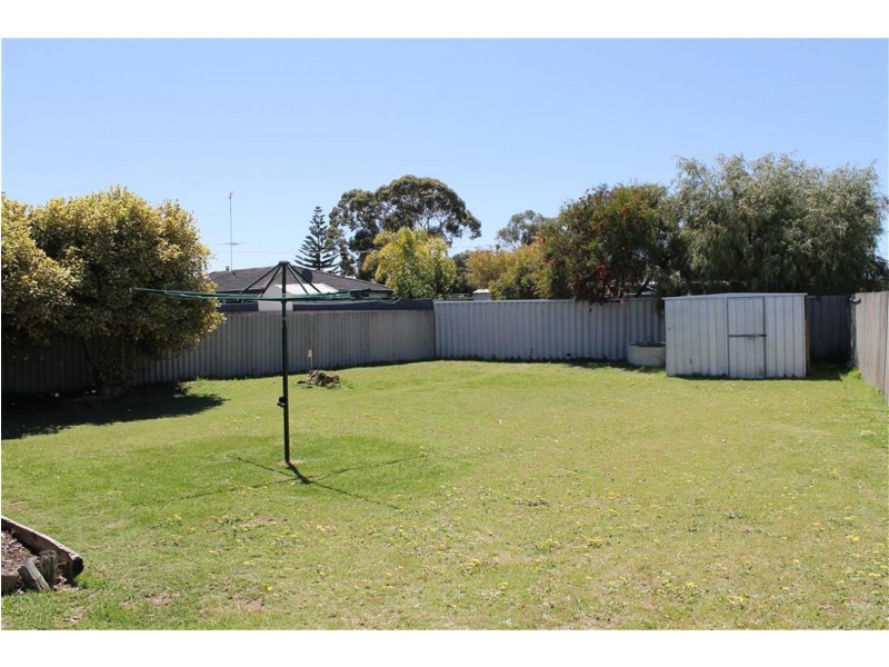 21 Lynda Crescent, Cooloongup WA 6168
