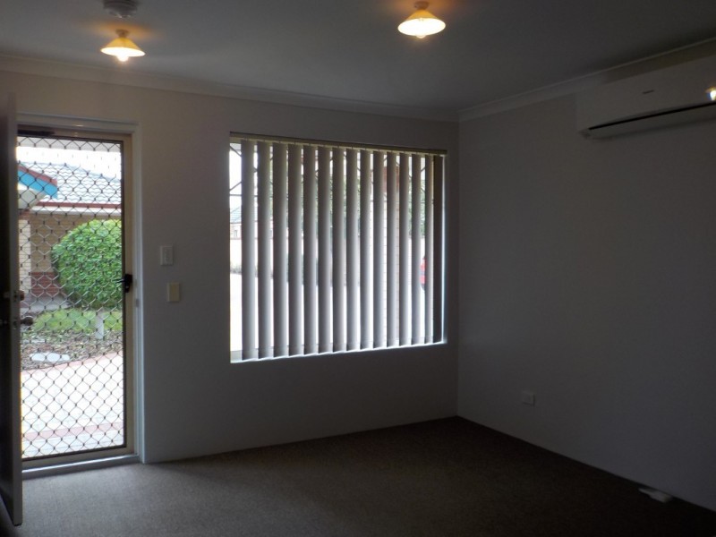 7/4 Marlo Place, Waikiki WA 6169