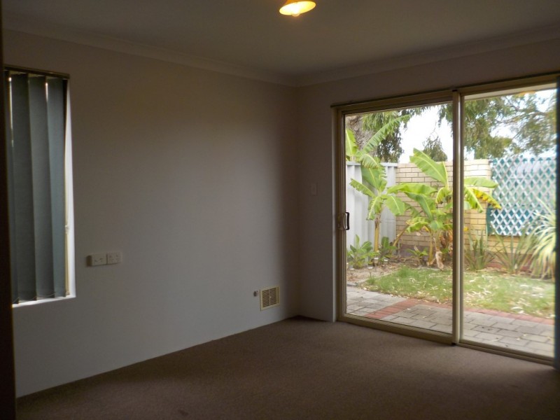 7/4 Marlo Place, Waikiki WA 6169