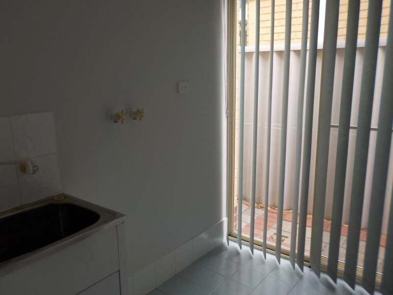 7/4 Marlo Place, Waikiki WA 6169