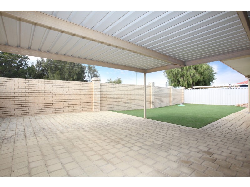 1/9 Ashford Avenue, Rockingham WA 6168