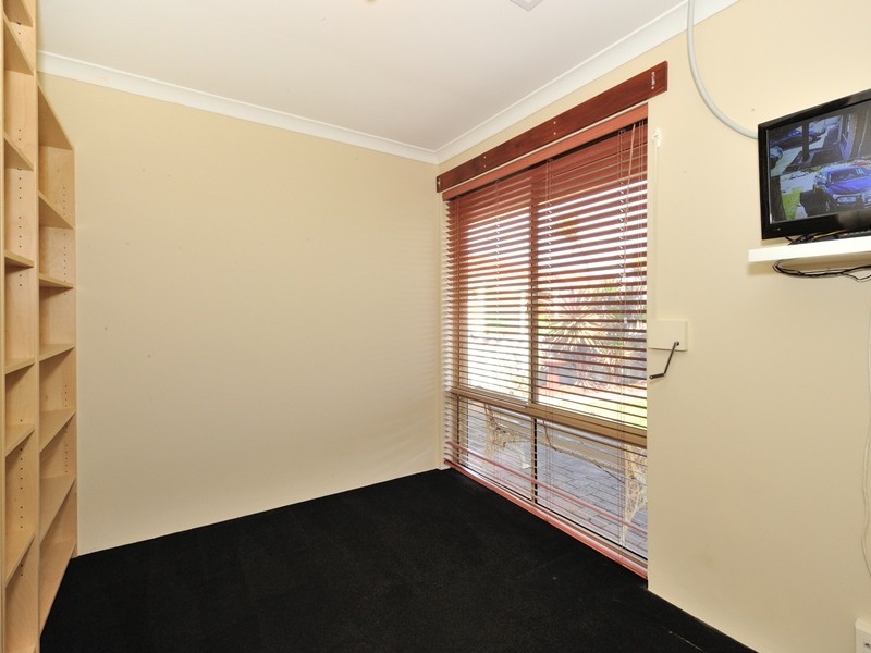 10 Dundee Close, Warnbro WA 6169