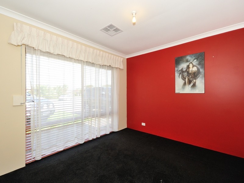 10 Dundee Close, Warnbro WA 6169