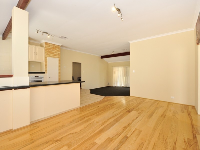 10 Dundee Close, Warnbro WA 6169