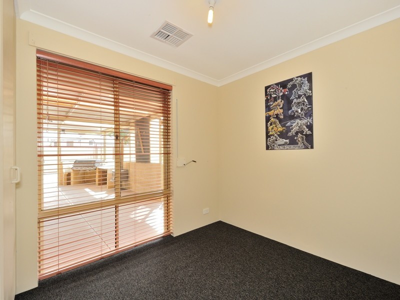 10 Dundee Close, Warnbro WA 6169