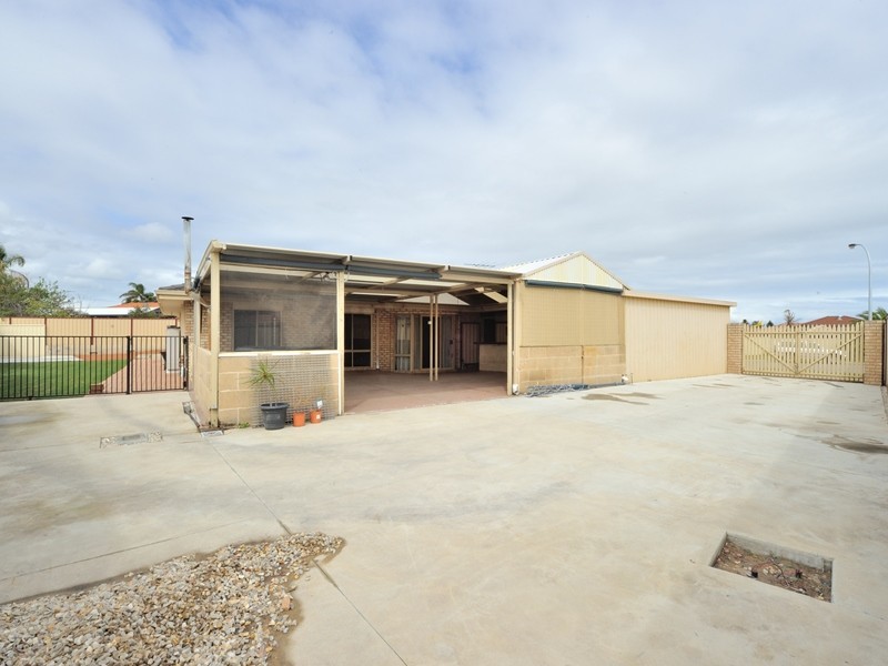 10 Dundee Close, Warnbro WA 6169