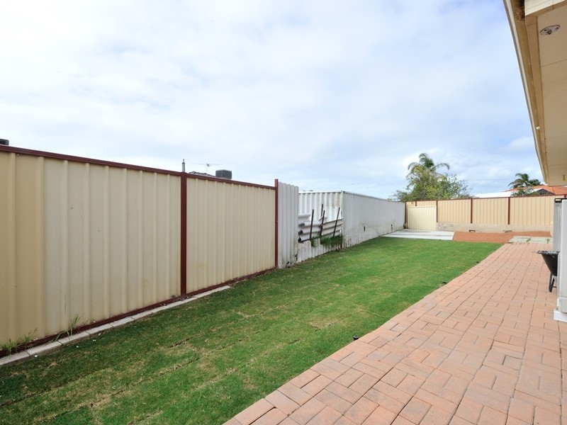 10 Dundee Close, Warnbro WA 6169