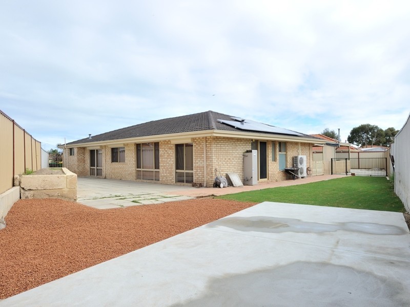 10 Dundee Close, Warnbro WA 6169