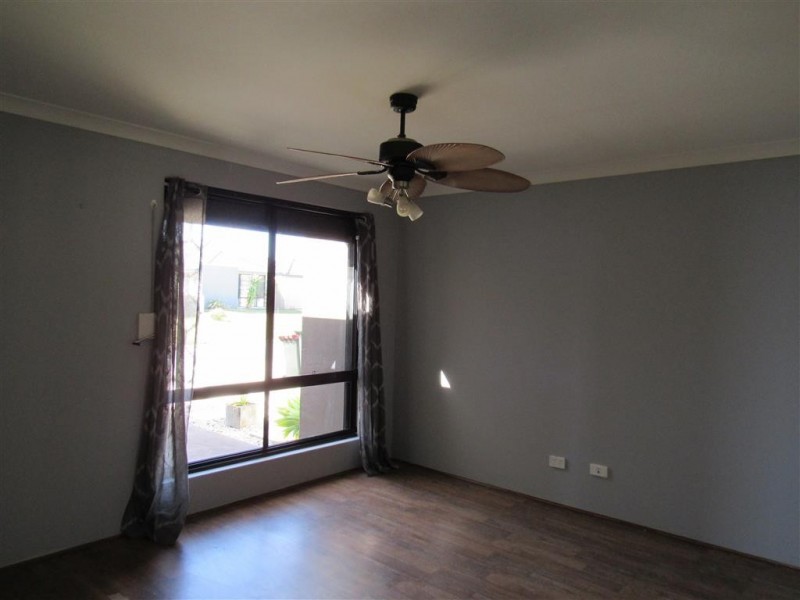 39 Coffs Bend, Secret Harbour WA 6173