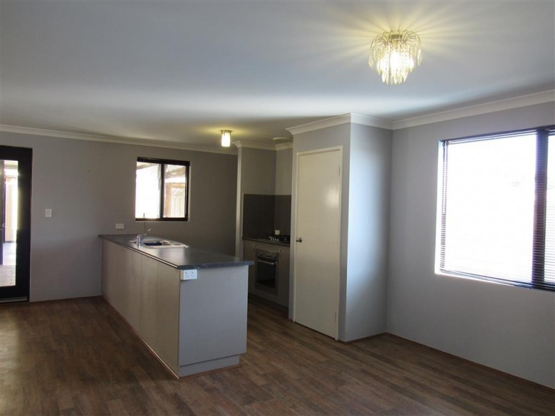 39 Coffs Bend, Secret Harbour WA 6173