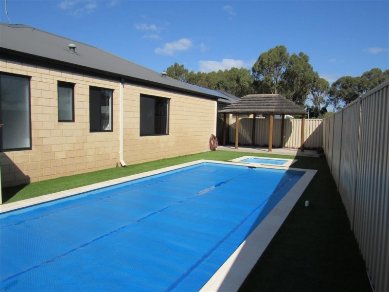 39 Coffs Bend, Secret Harbour WA 6173