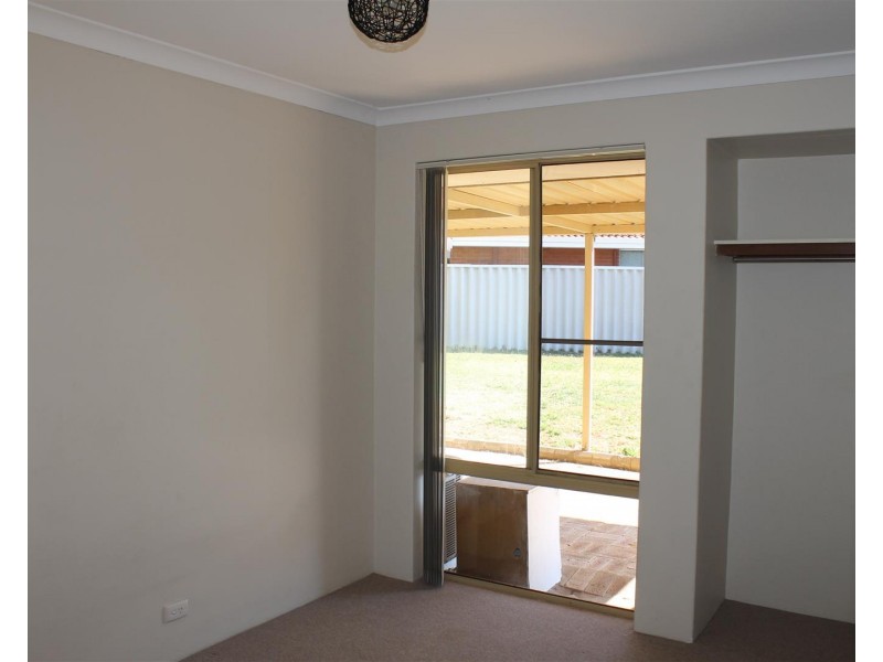 8 Wills Court, Cooloongup WA 6168
