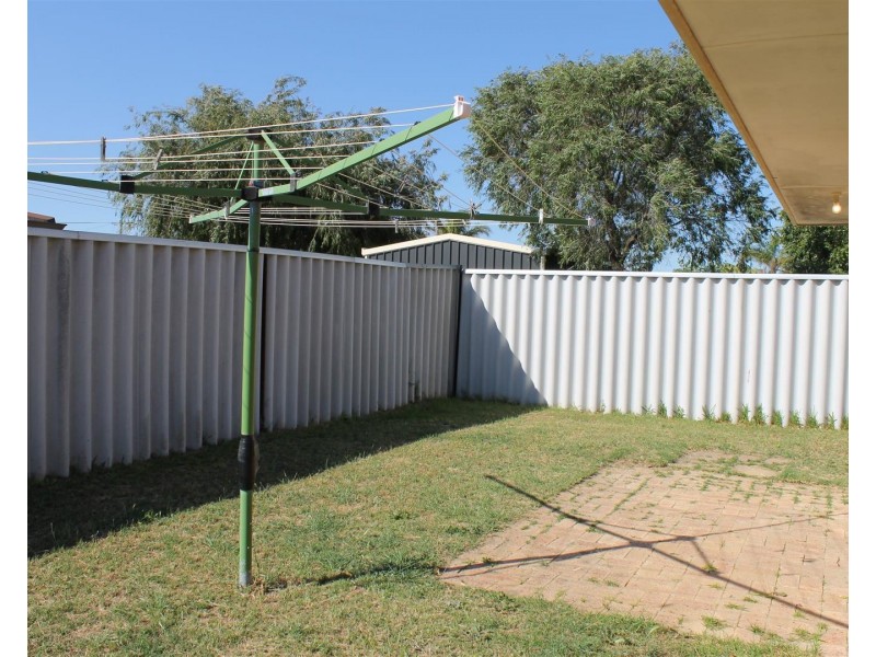 8 Wills Court, Cooloongup WA 6168