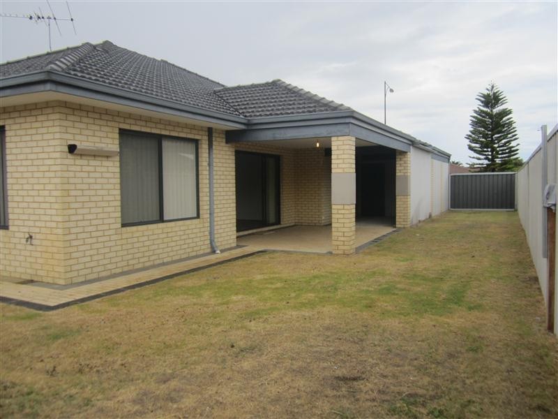 76 Rae Road, Shoalwater WA 6169