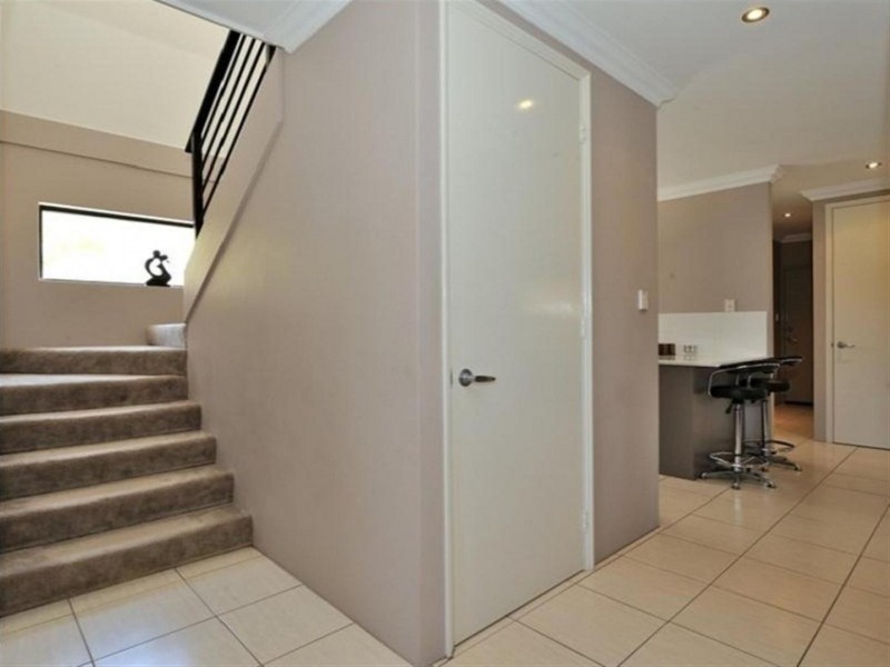 10D Parkin Street, Rockingham WA 6168