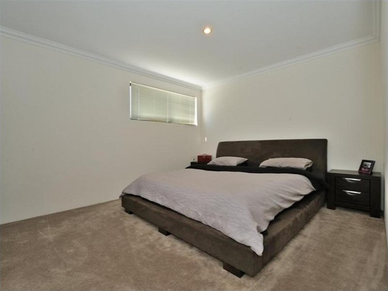 10D Parkin Street, Rockingham WA 6168