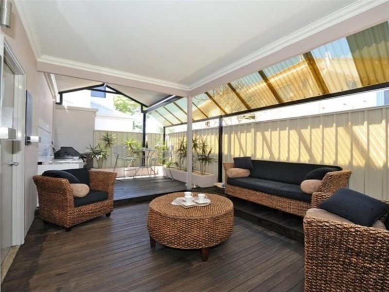 10D Parkin Street, Rockingham WA 6168