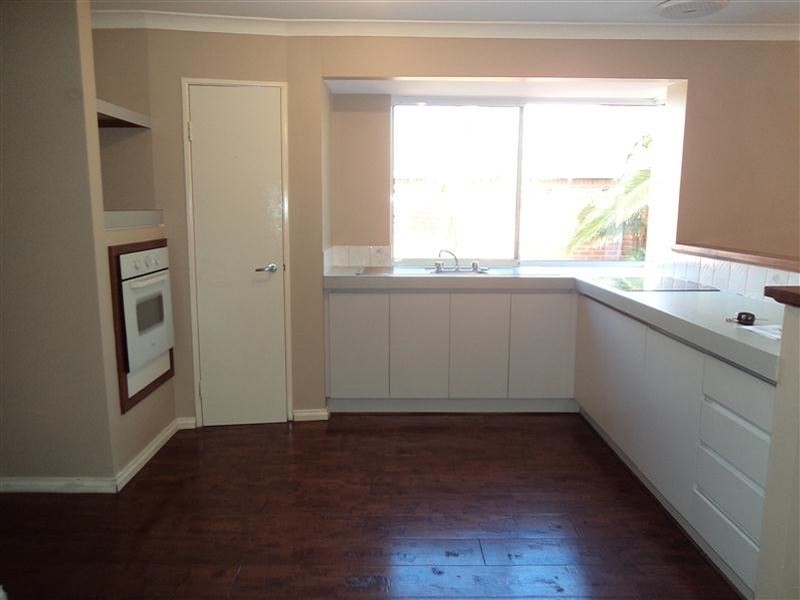 1 Leeder Street, Safety Bay WA 6169