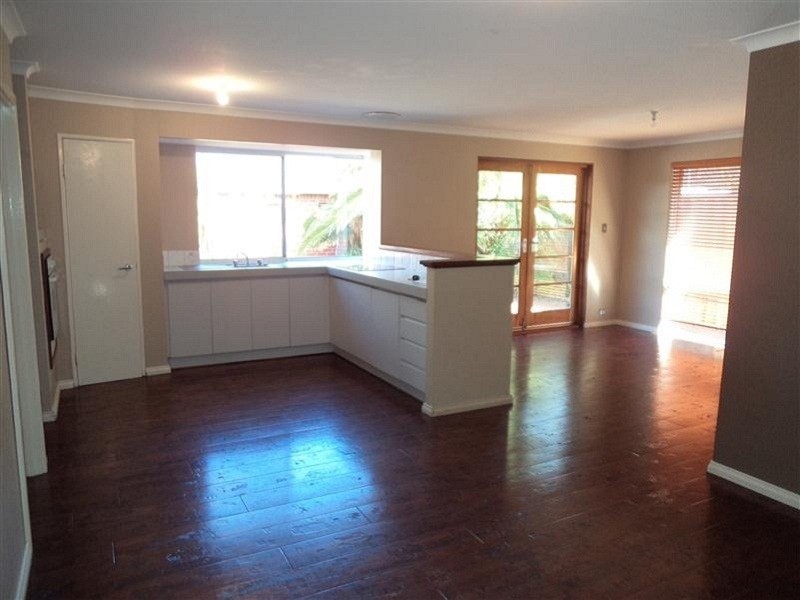 1 Leeder Street, Safety Bay WA 6169