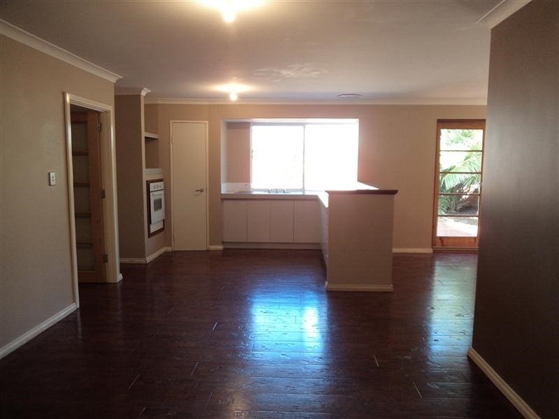 1 Leeder Street, Safety Bay WA 6169