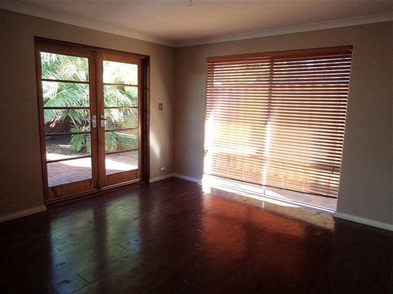 1 Leeder Street, Safety Bay WA 6169