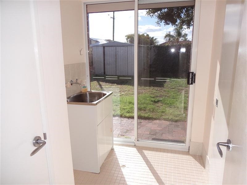 1 Leeder Street, Safety Bay WA 6169