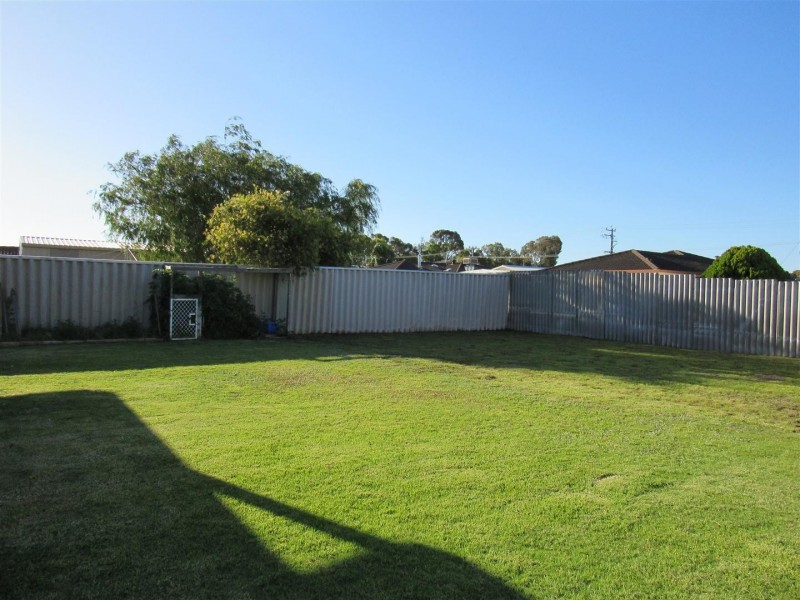 19 Lakemba Way, Waikiki WA 6169