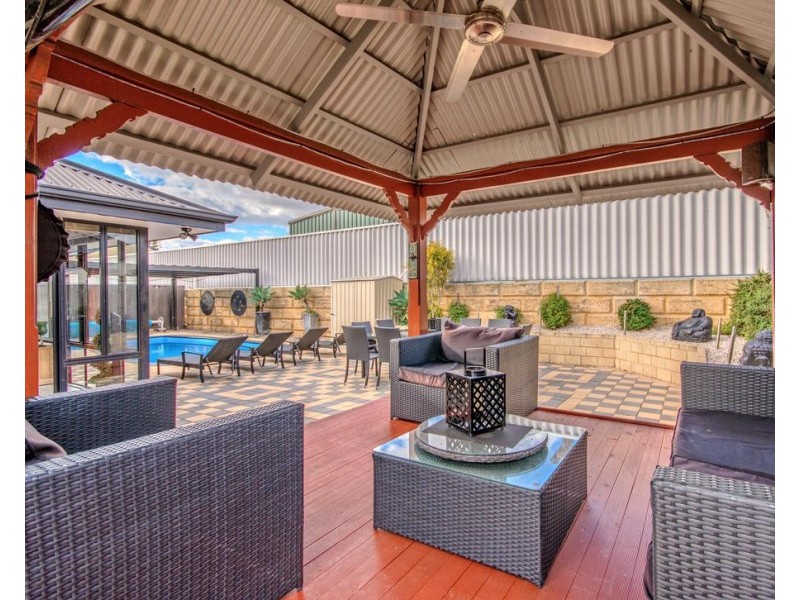 11 Maroubra Parade, Secret Harbour WA 6173