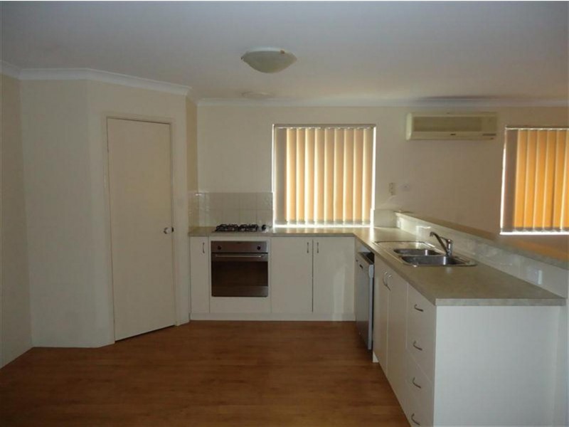 106 San Sebastian Boulevard, Port Kennedy WA 6172