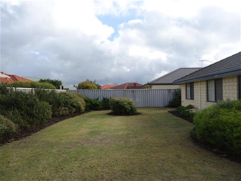106 San Sebastian Boulevard, Port Kennedy WA 6172
