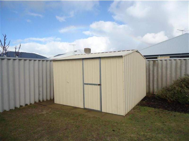 106 San Sebastian Boulevard, Port Kennedy WA 6172