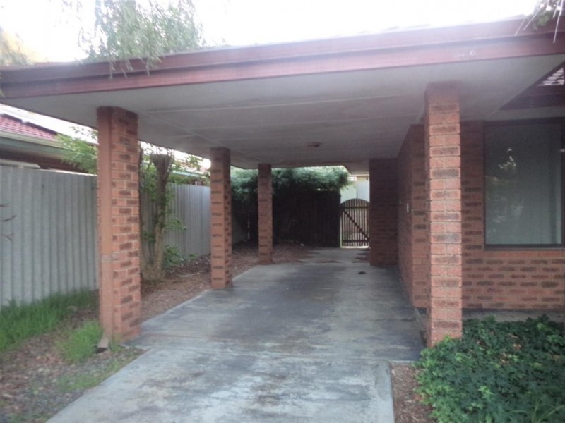 22 Cimbor Way, Parmelia WA 6167