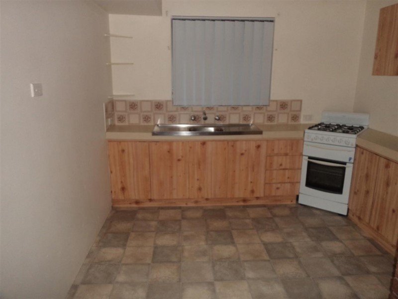 22 Cimbor Way, Parmelia WA 6167