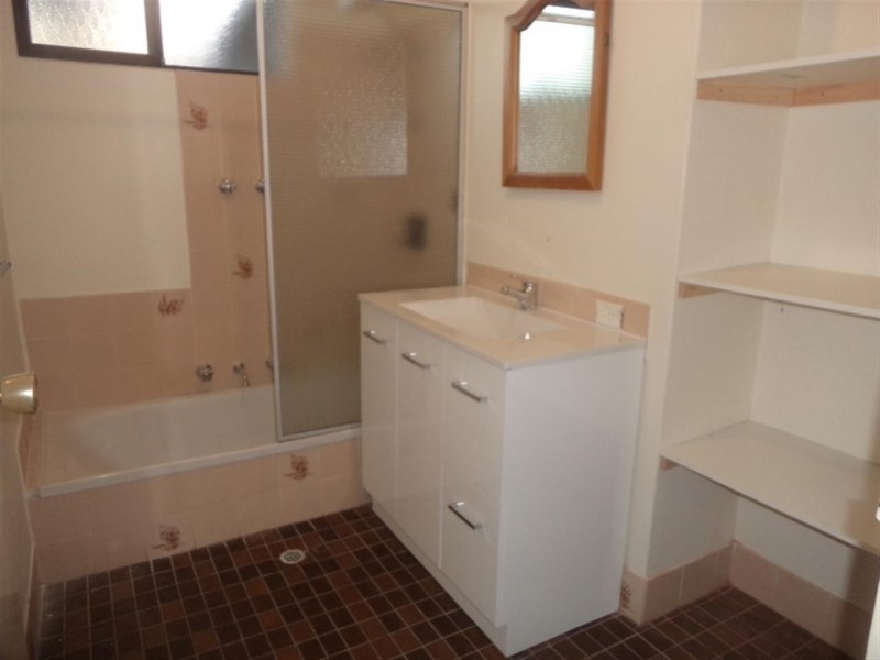 22 Cimbor Way, Parmelia WA 6167