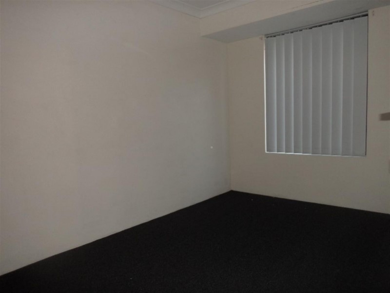 22 Cimbor Way, Parmelia WA 6167