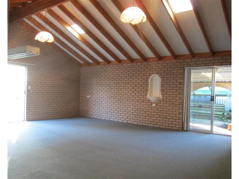 24 Hawker Street, Safety Bay WA 6169