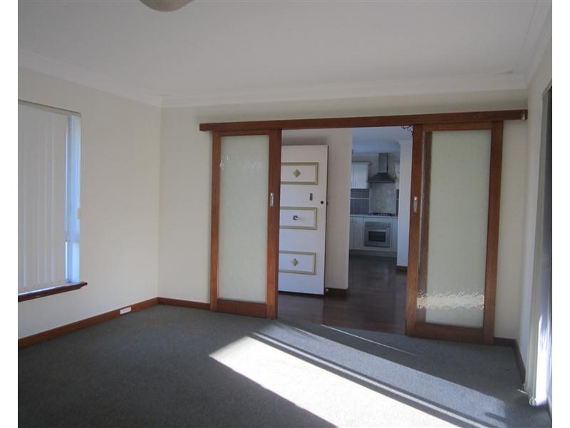 24 Hawker Street, Safety Bay WA 6169