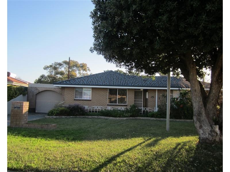 24 Hawker Street, Safety Bay WA 6169