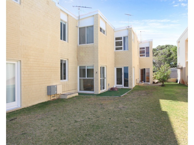 4/166 Arcadia Drive, Shoalwater WA 6169