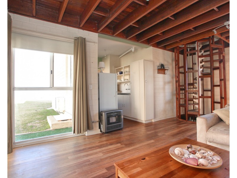 4/166 Arcadia Drive, Shoalwater WA 6169